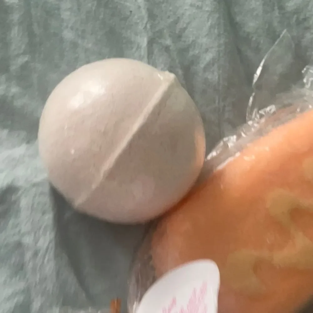Lot Briogeo FarewellFrizz Peach Bath Cream Pop & Bath Bomb